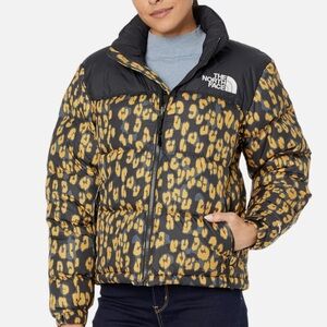 The North Face Leopard Print 1996 Retro Cropped Nuptse 700 - Leopard, size s